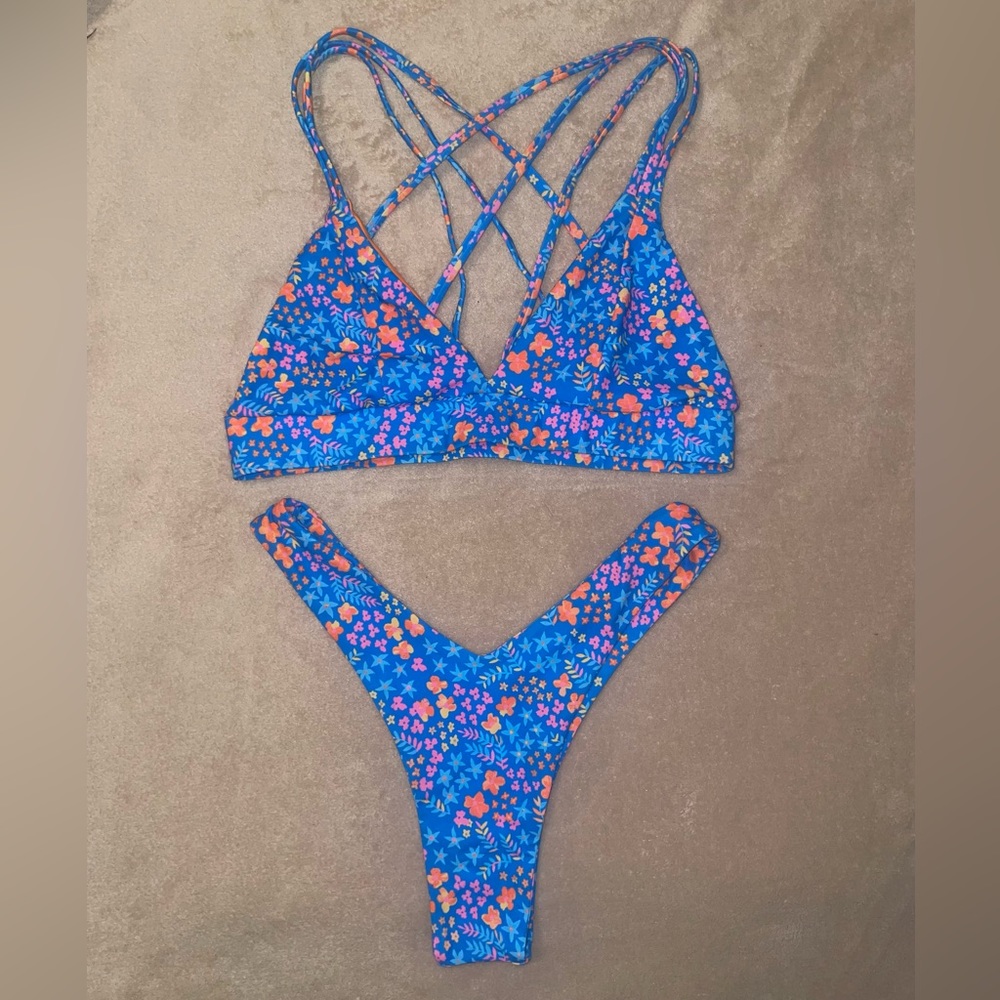 Kulani Kinis Bombshell Beach Bikini top + bottom